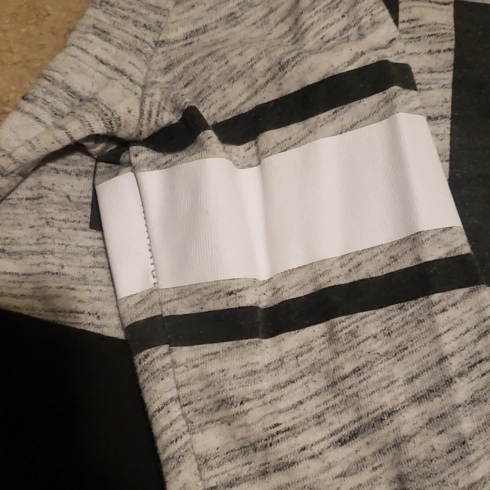 Victoria's Secret PINK 3 Quarter Sleeved T-Shirt - Picture 5 of 8